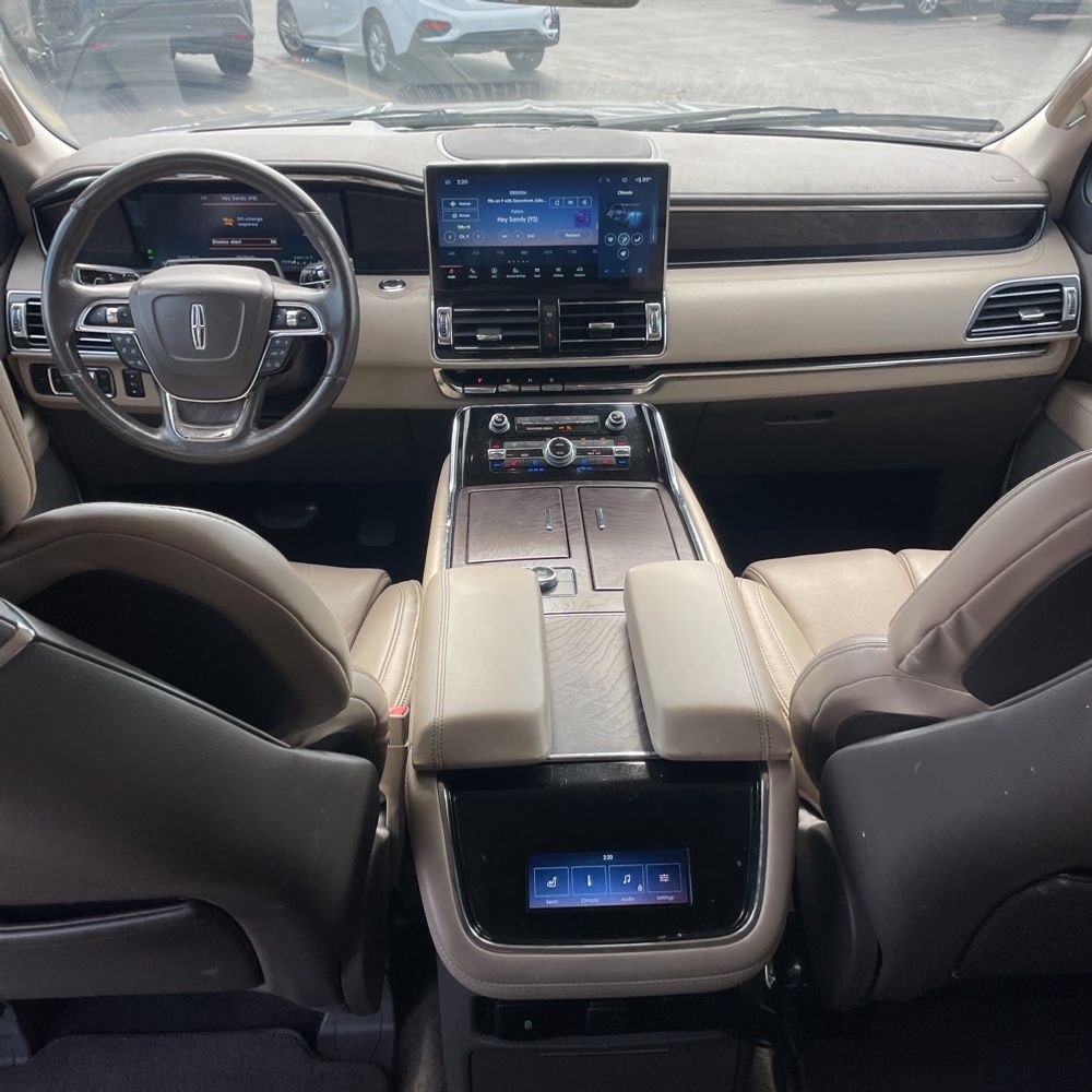2022 Lincoln Navigator L Reserve
