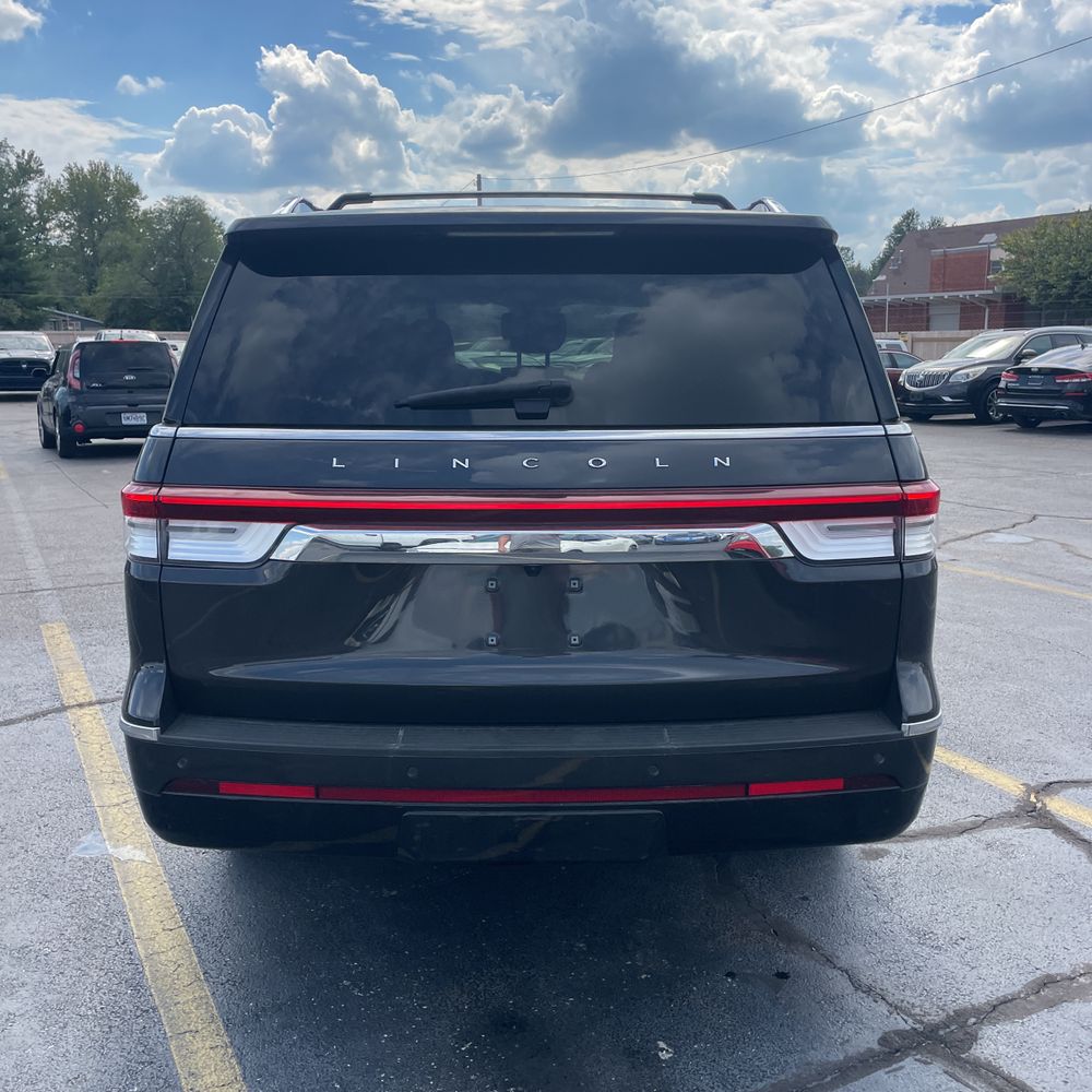 2022 Lincoln Navigator L Reserve