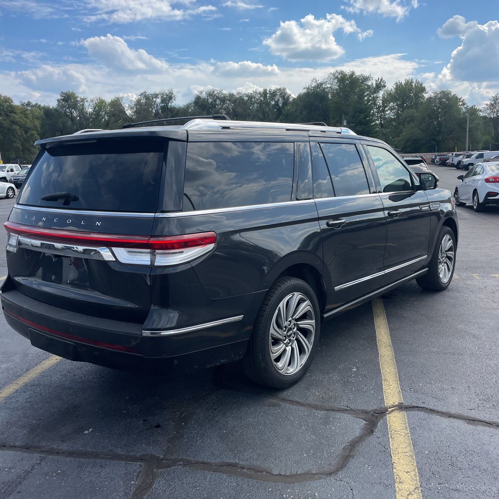 2022 Lincoln Navigator L Reserve