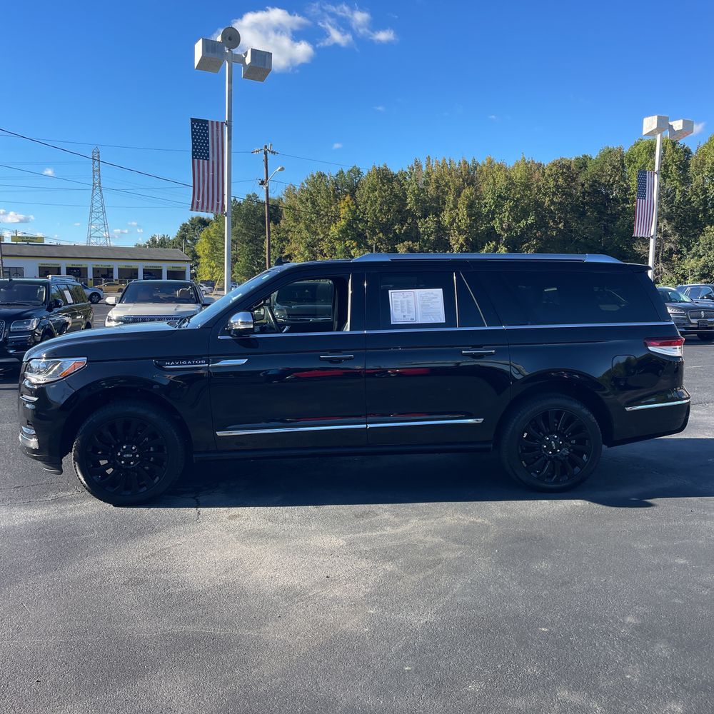 2024 Lincoln Navigator L Black Label