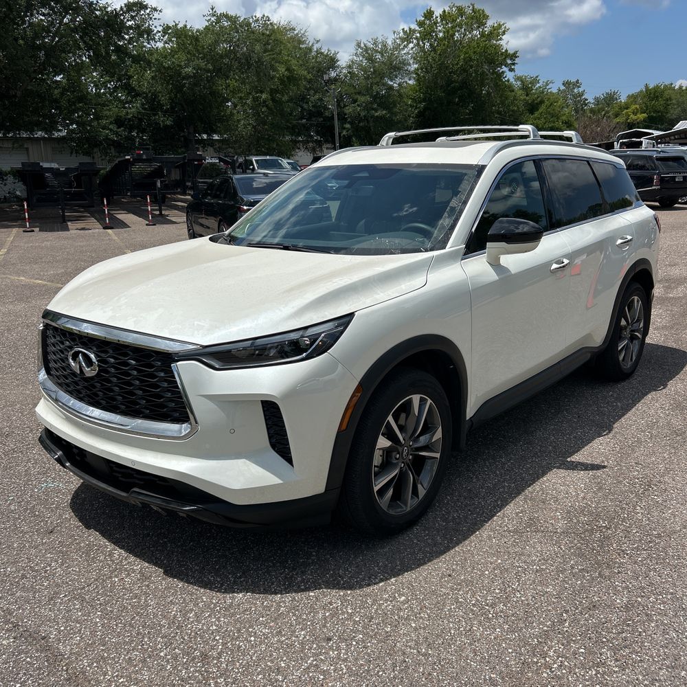 2025 INFINITI QX60 LUXE