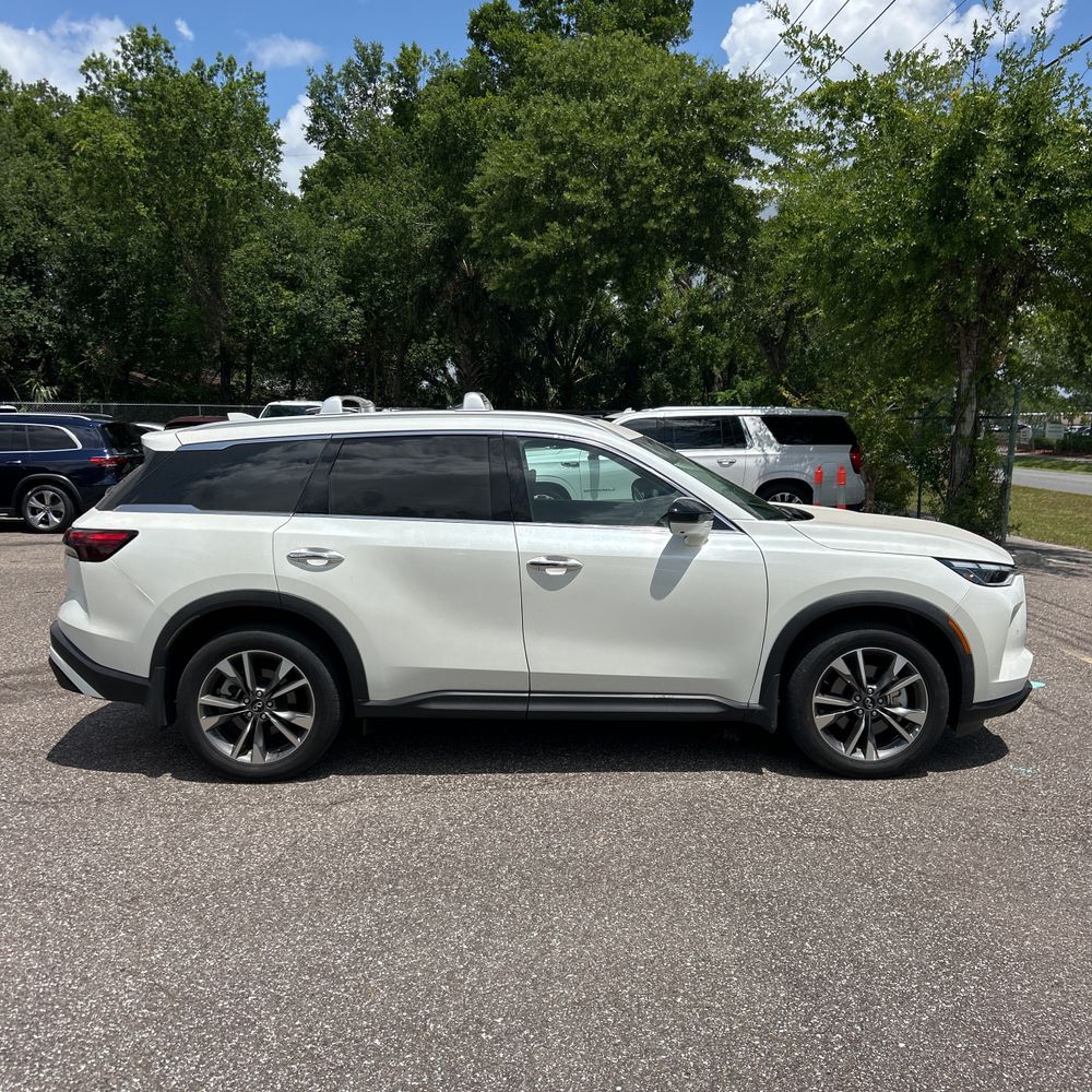 2025 INFINITI QX60 LUXE