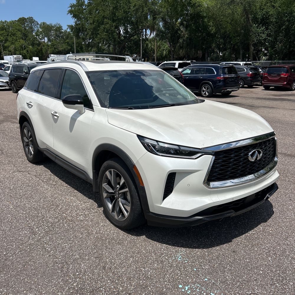 2025 INFINITI QX60 LUXE