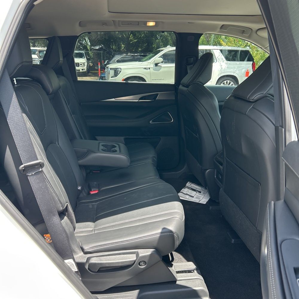 2025 INFINITI QX60 LUXE