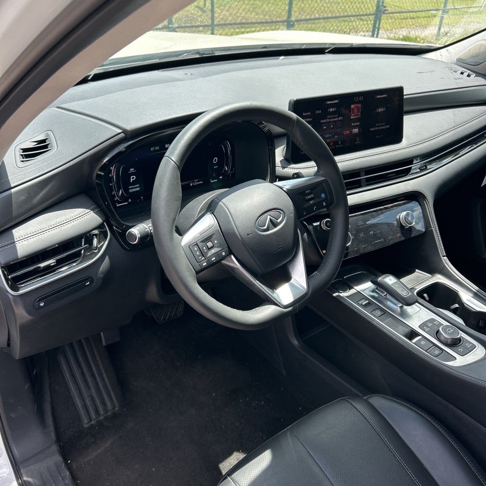 2025 INFINITI QX60 LUXE