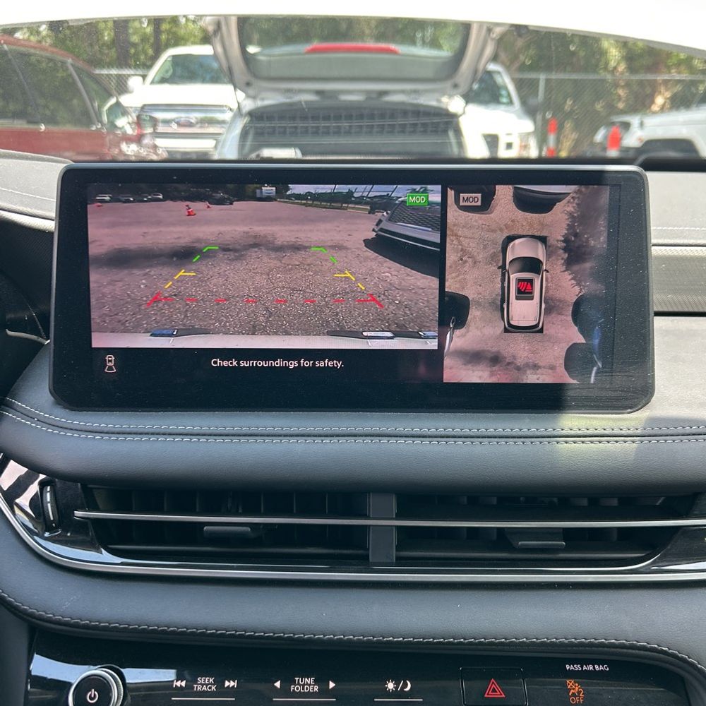2025 INFINITI QX60 LUXE