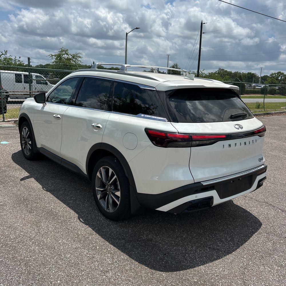 2025 INFINITI QX60 LUXE