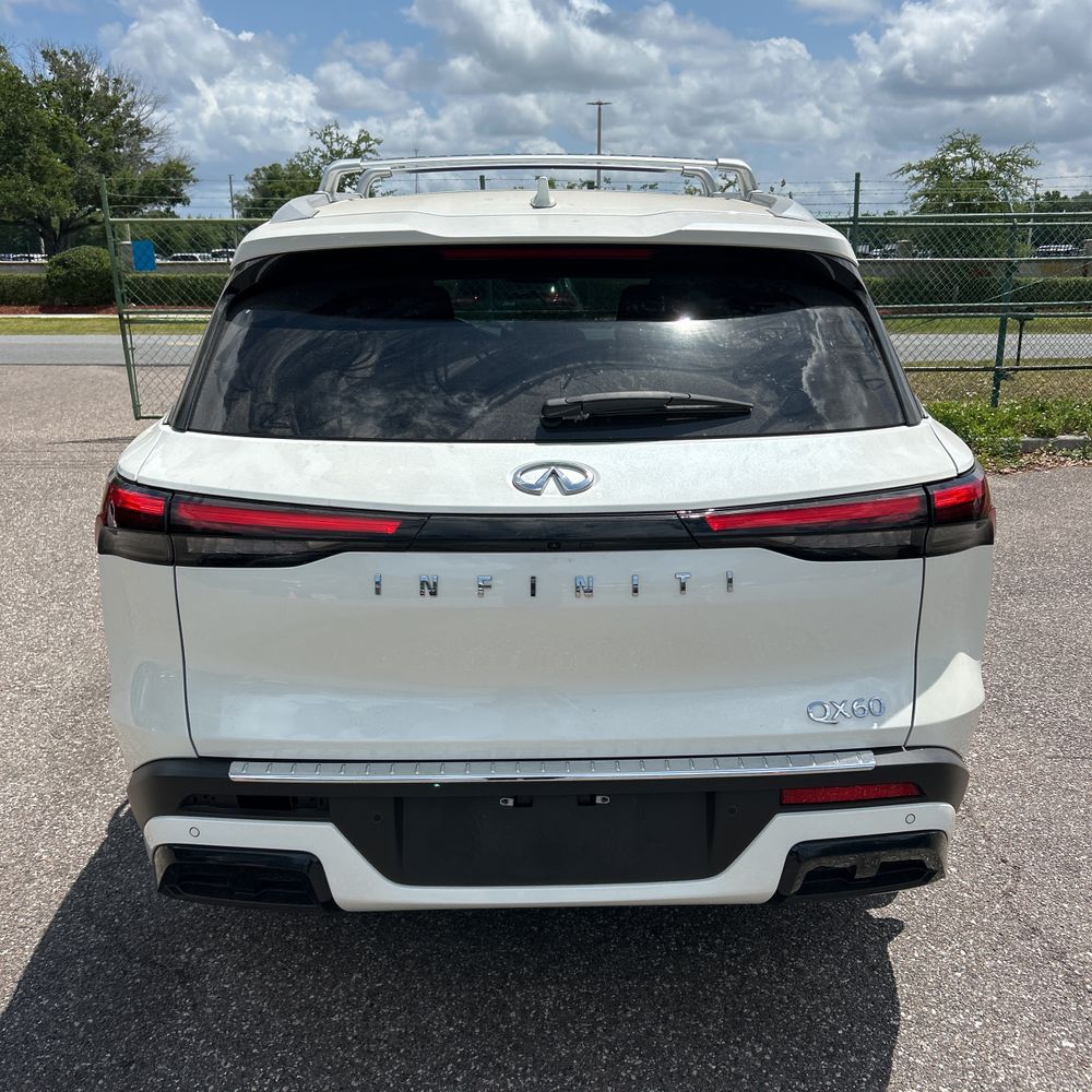 2025 INFINITI QX60 LUXE
