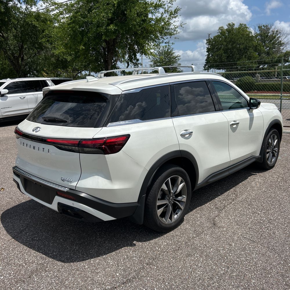 2025 INFINITI QX60 LUXE