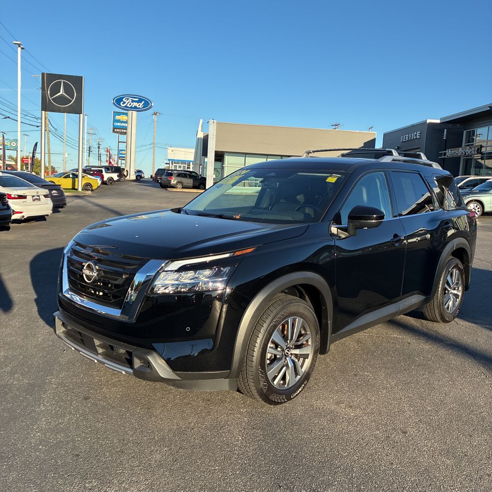 2024 Nissan Pathfinder SL