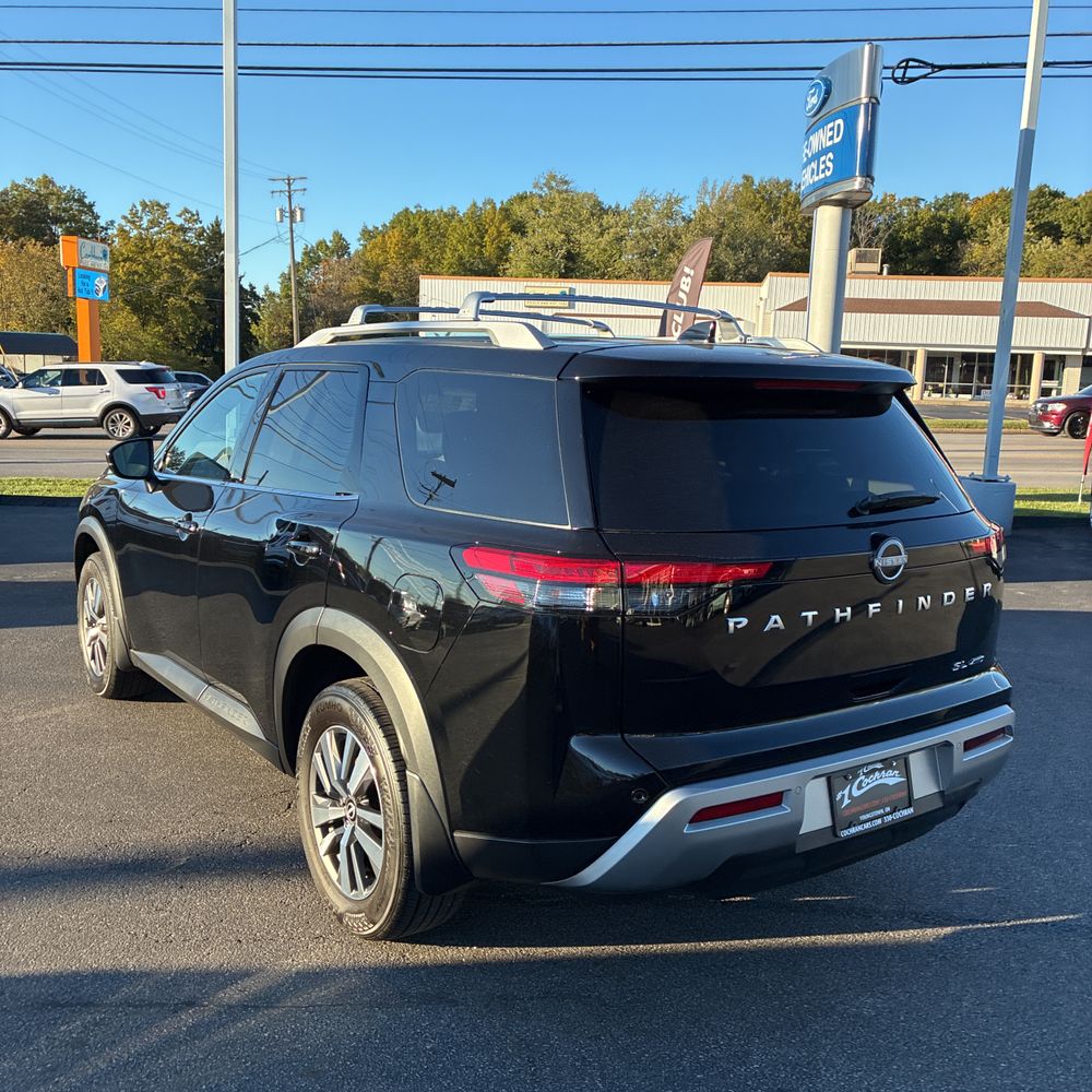 2024 Nissan Pathfinder SL