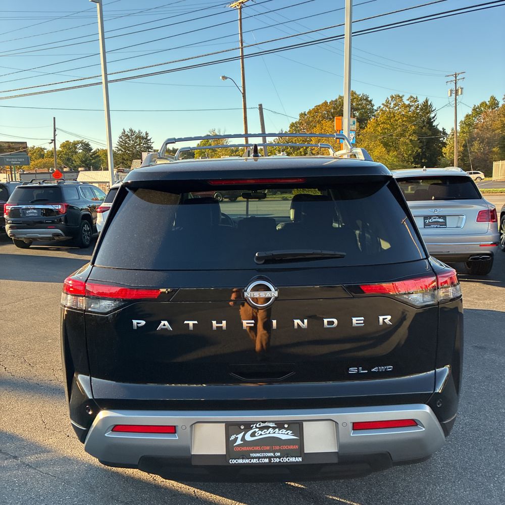 2024 Nissan Pathfinder SL