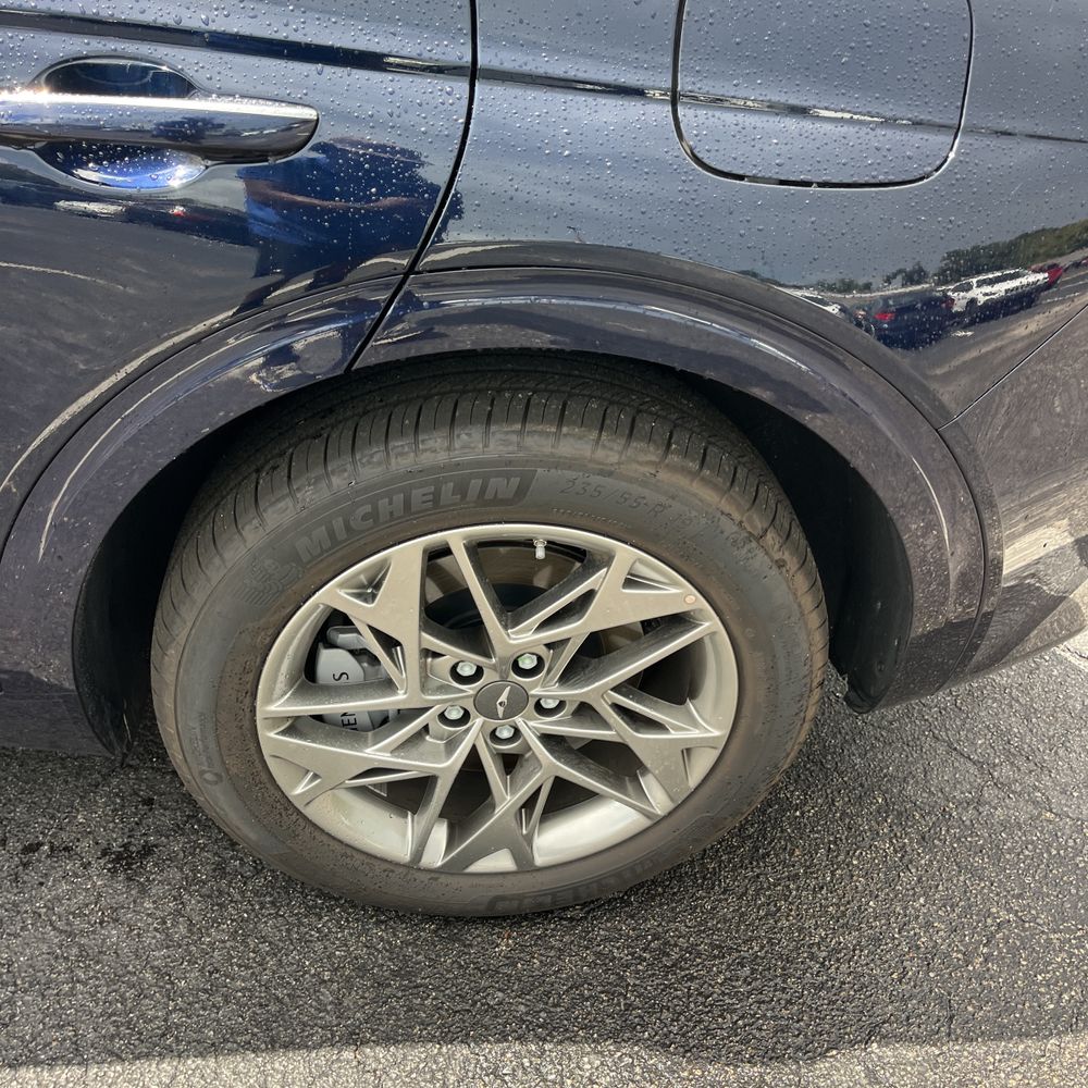 2025 Genesis GV70 2.5T Standard