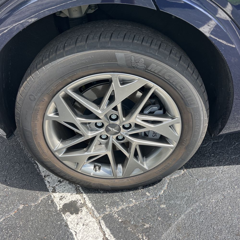 2025 Genesis GV70 2.5T Standard