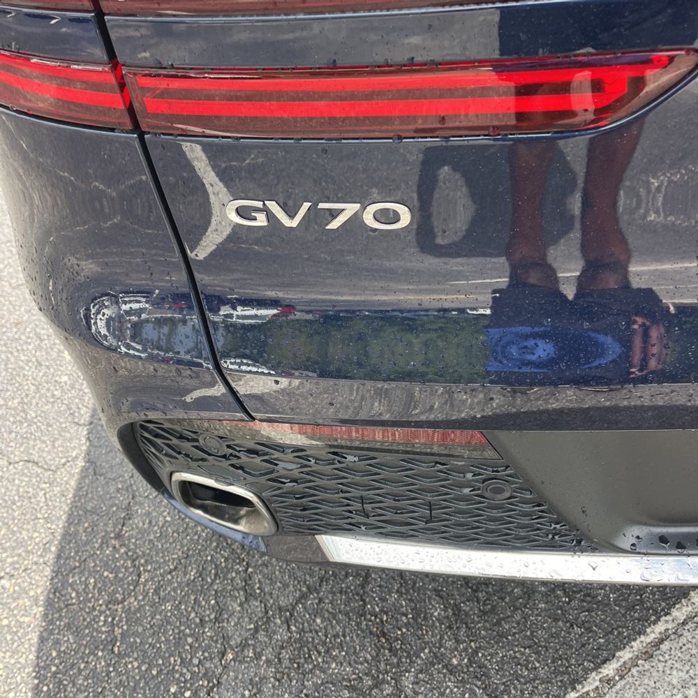 2025 Genesis GV70 2.5T Standard