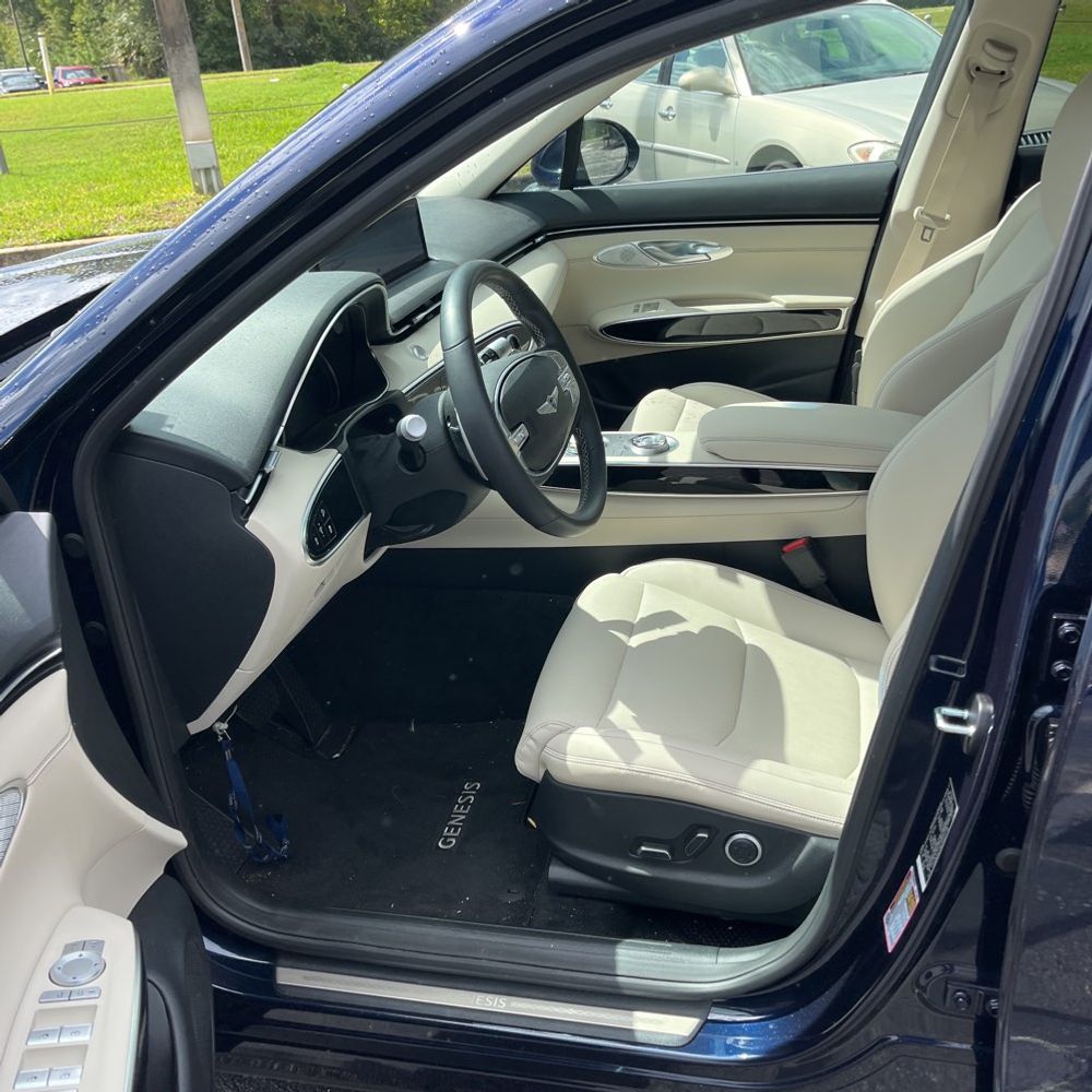 2025 Genesis GV70 2.5T Standard