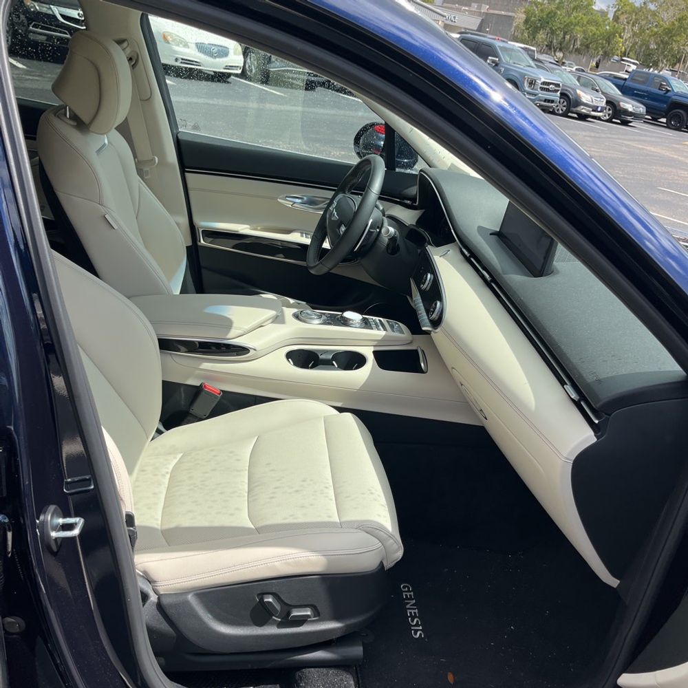 2025 Genesis GV70 2.5T Standard
