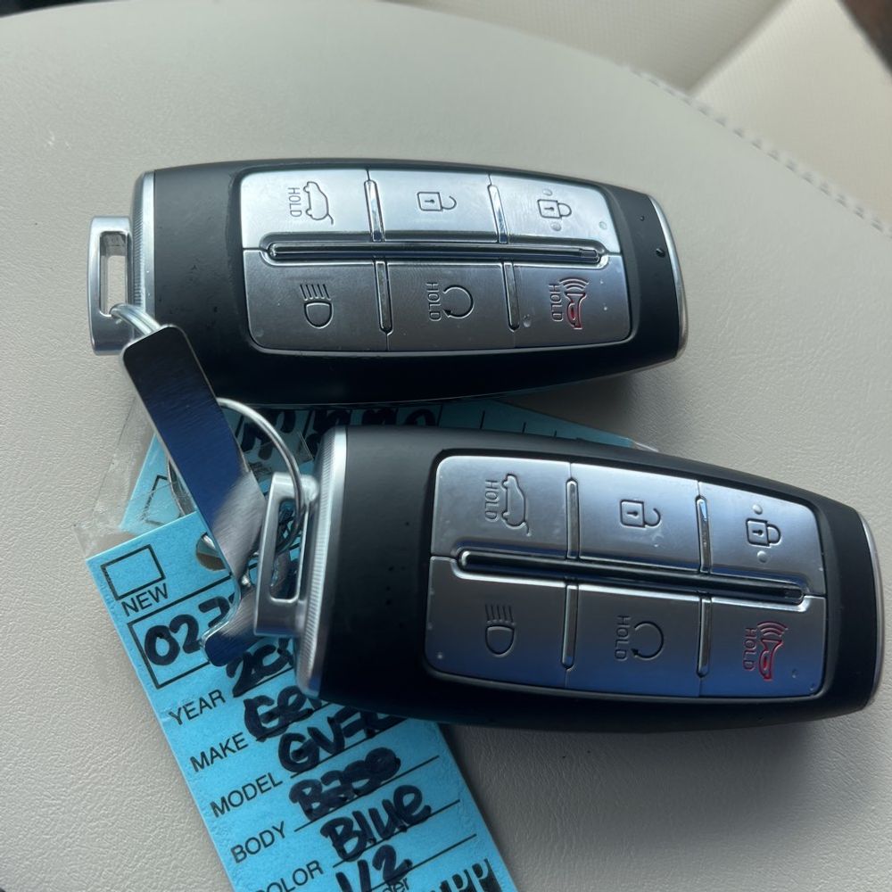 2025 Genesis GV70 2.5T Standard