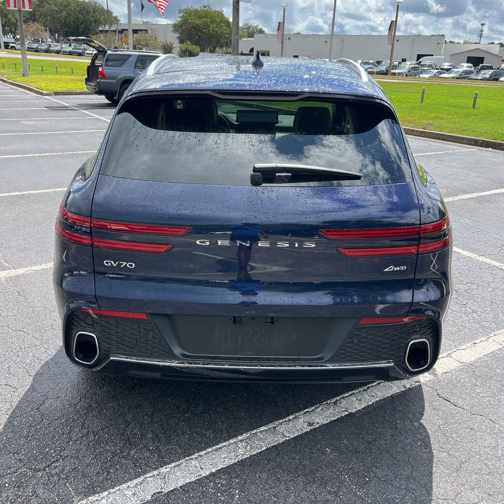 2025 Genesis GV70 2.5T Standard