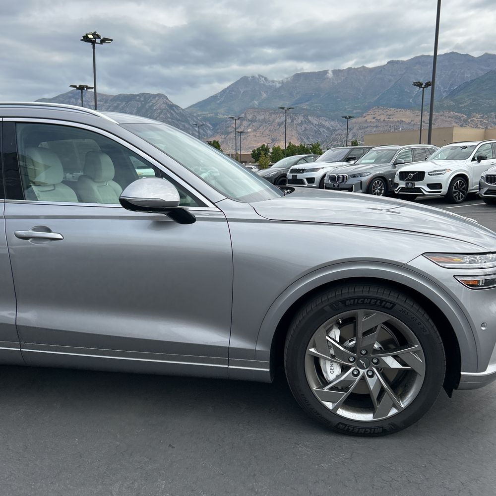 2025 Genesis Electrified GV70 Advanced