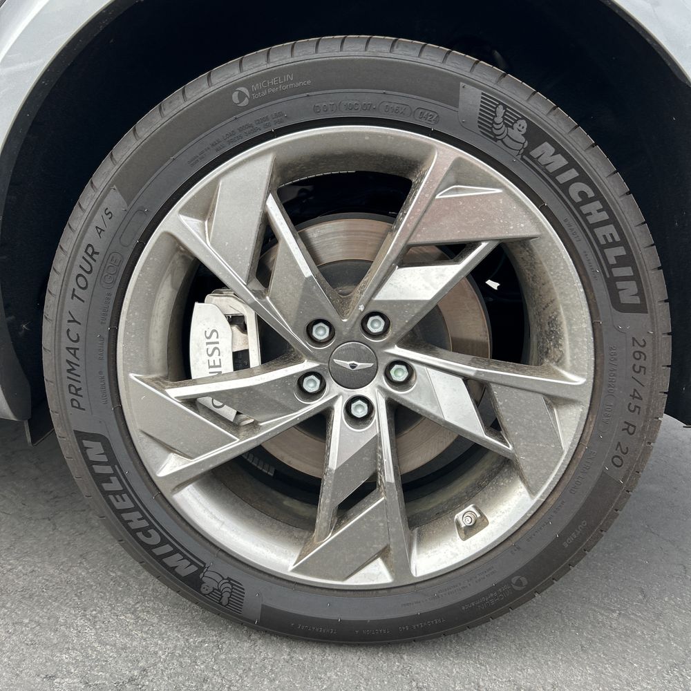 2025 Genesis Electrified GV70 Advanced
