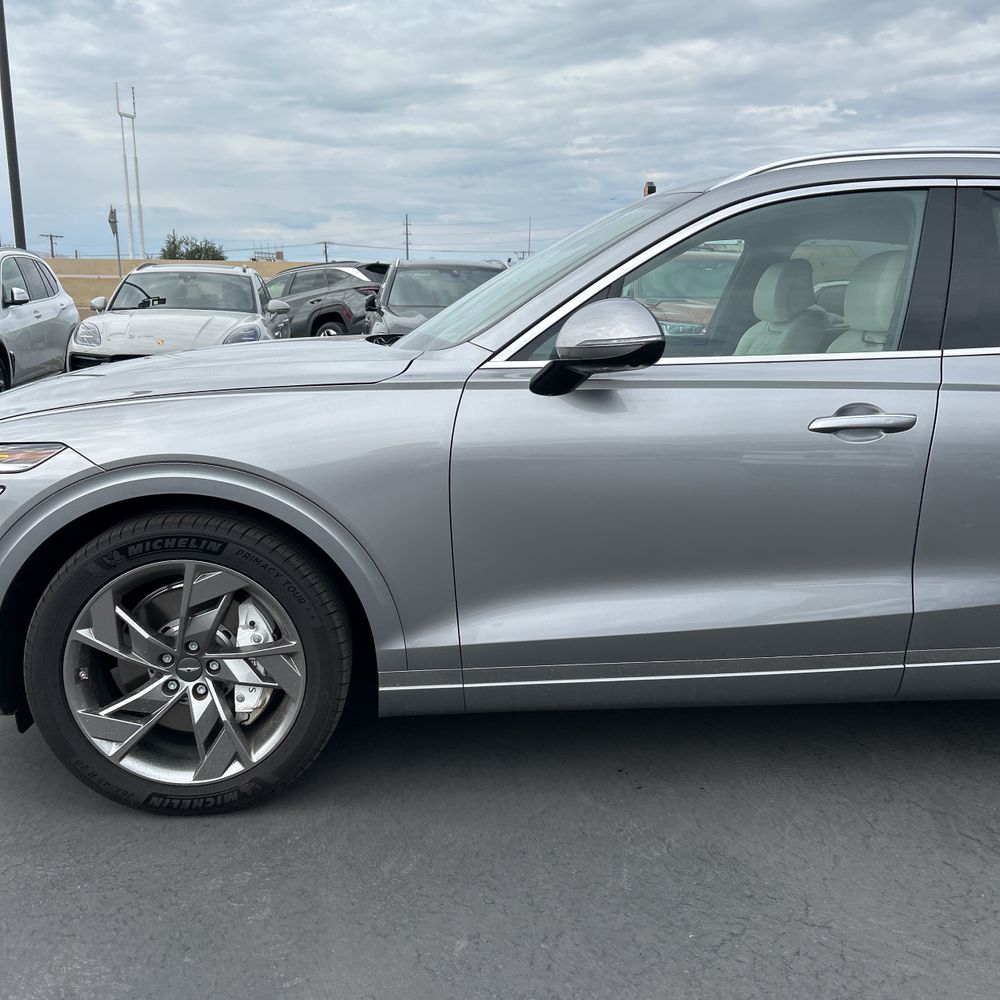 2025 Genesis Electrified GV70 Advanced