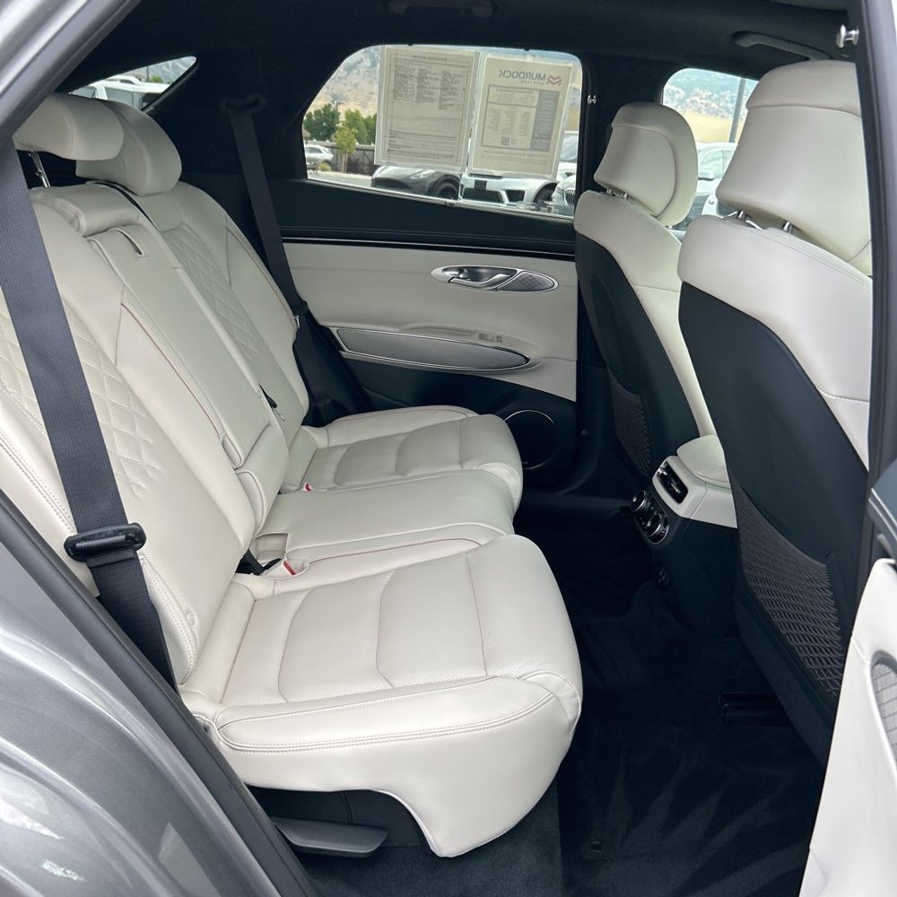 2025 Genesis Electrified GV70 Advanced