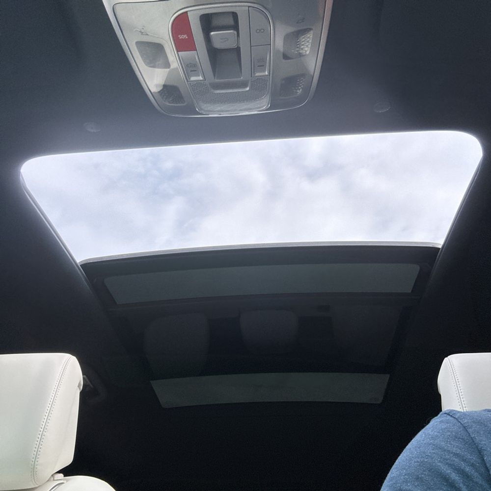 2025 Genesis Electrified GV70 Advanced