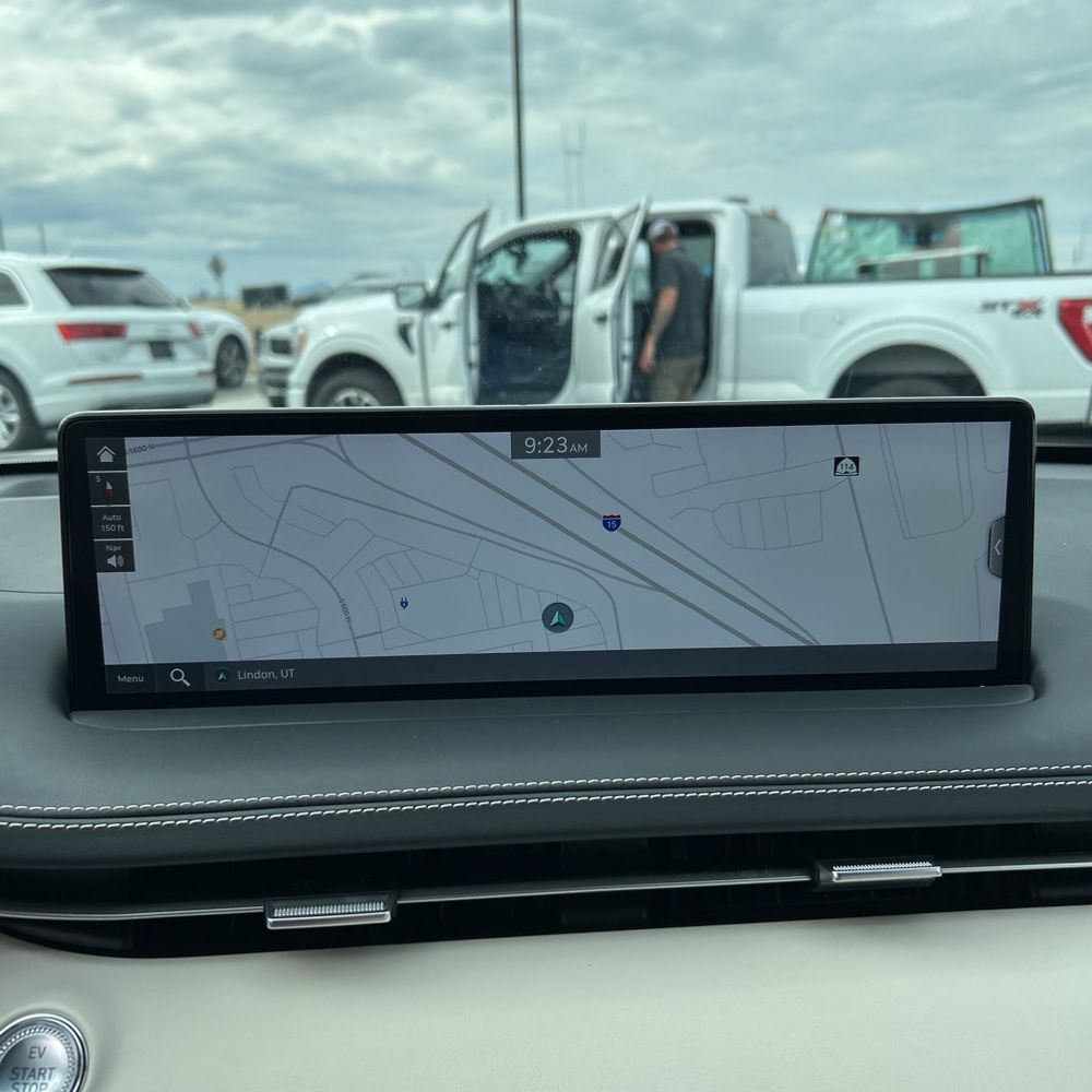 2025 Genesis Electrified GV70 Advanced