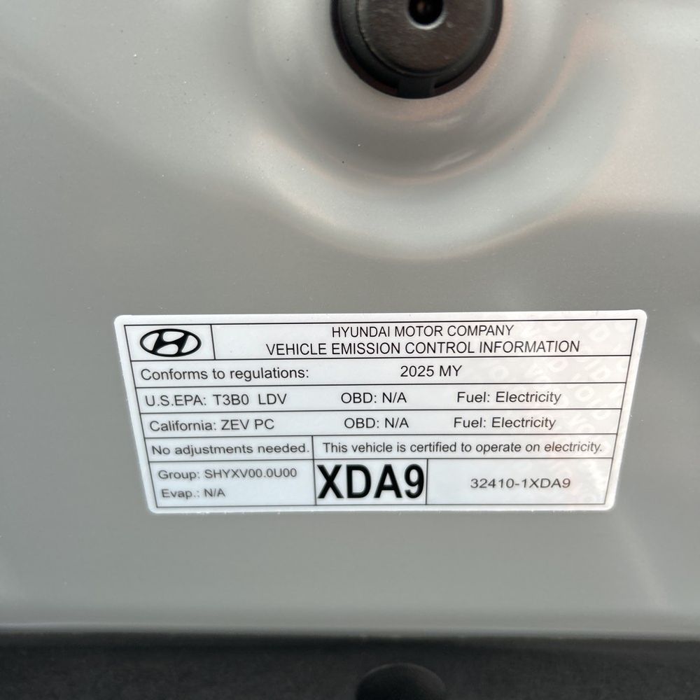 2025 Genesis Electrified GV70 Advanced