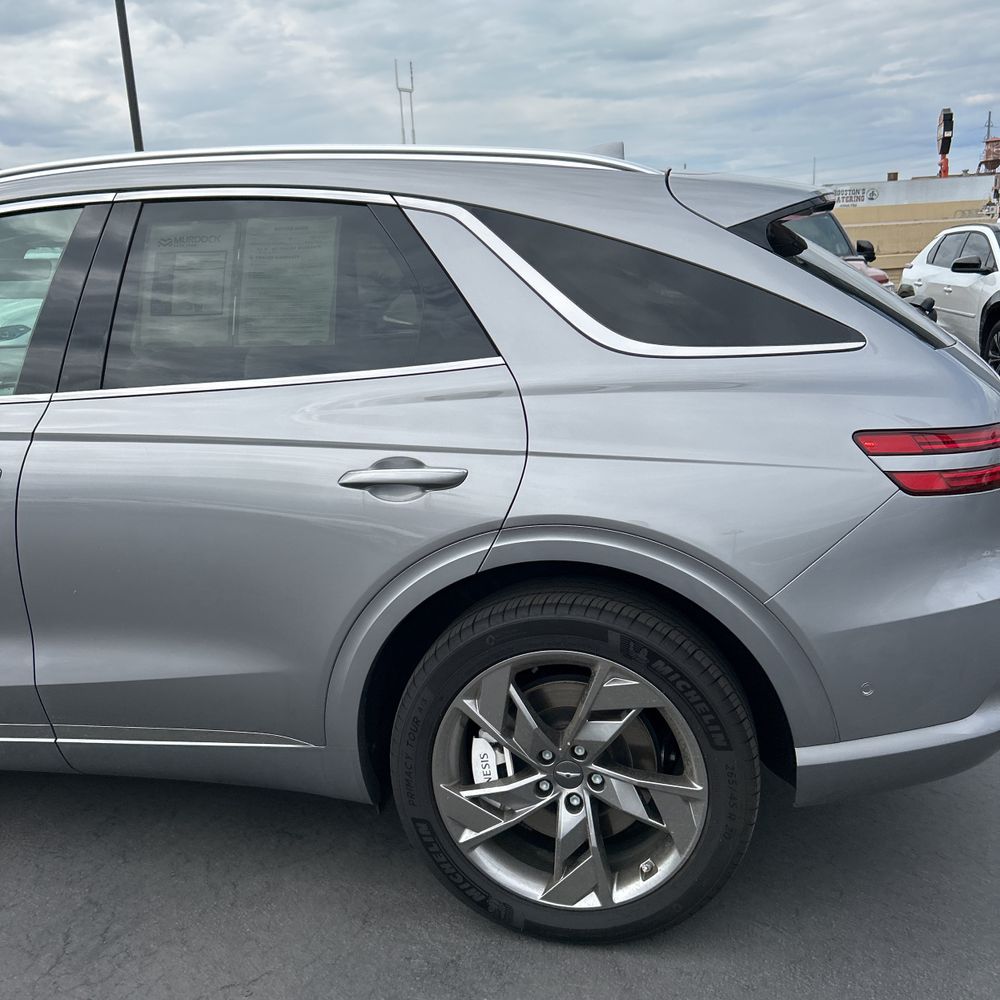 2025 Genesis Electrified GV70 Advanced
