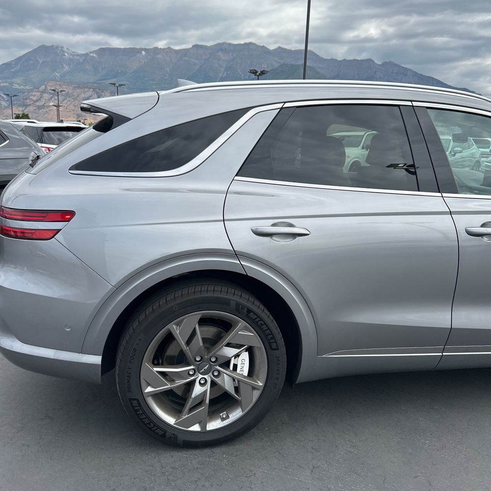 2025 Genesis Electrified GV70 Advanced