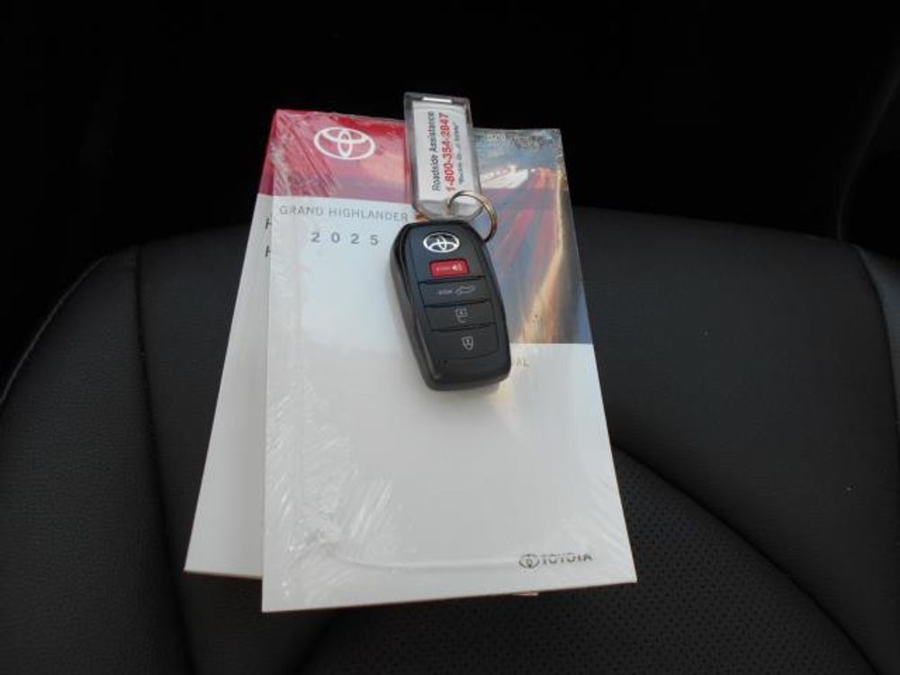 2025 Toyota Grand Highlander XLE