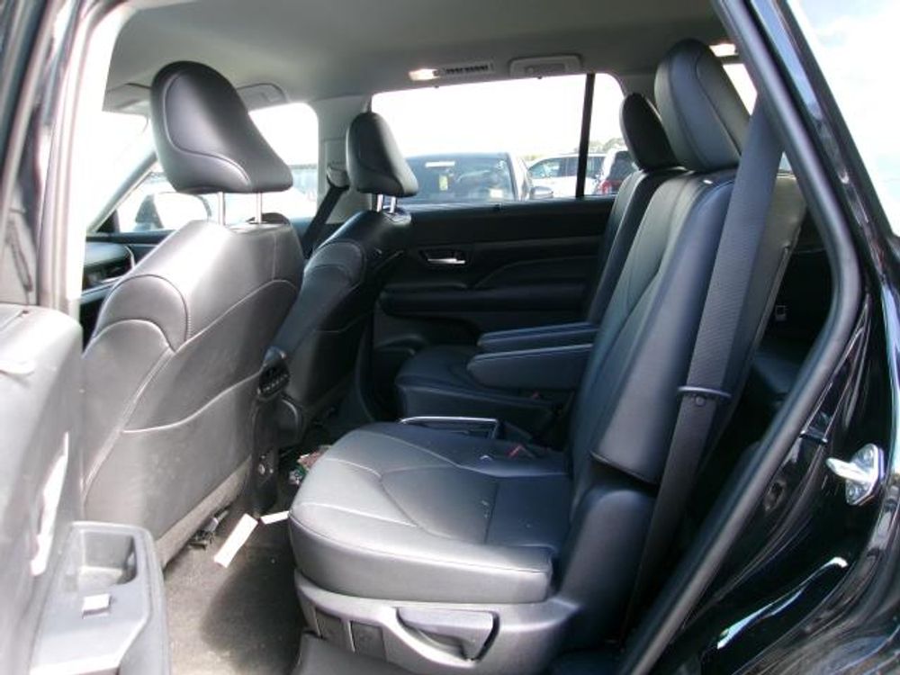 2025 Toyota Grand Highlander LE