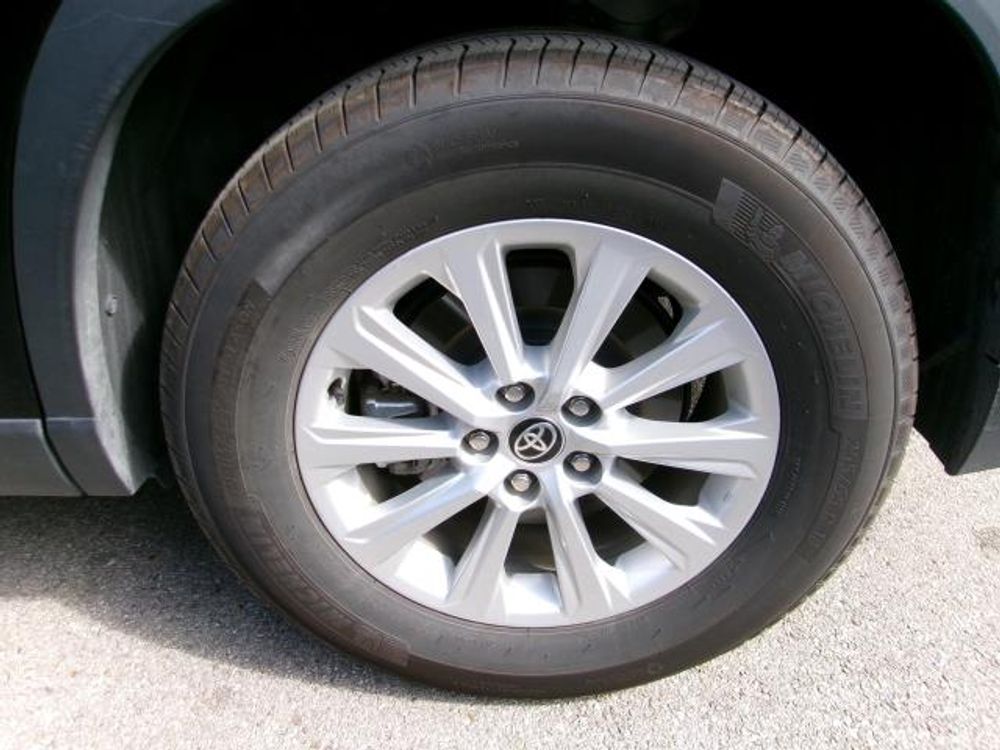 2025 Toyota Grand Highlander LE