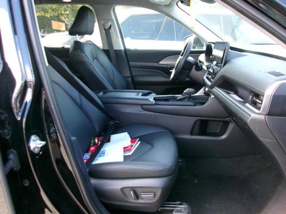 2025 Toyota Grand Highlander LE