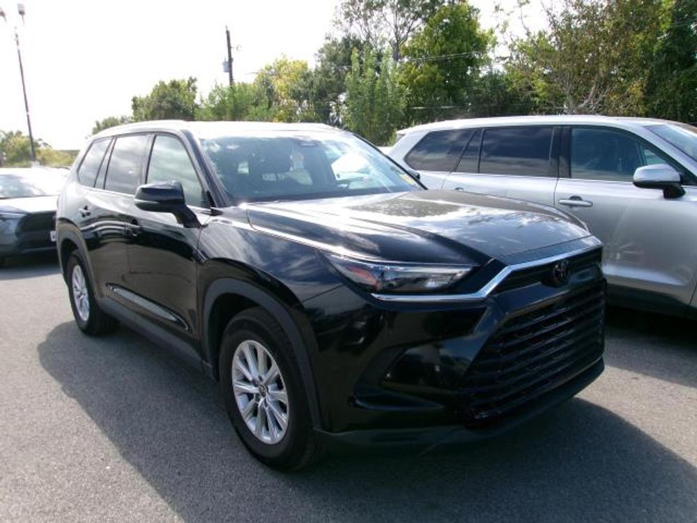 2025 Toyota Grand Highlander LE