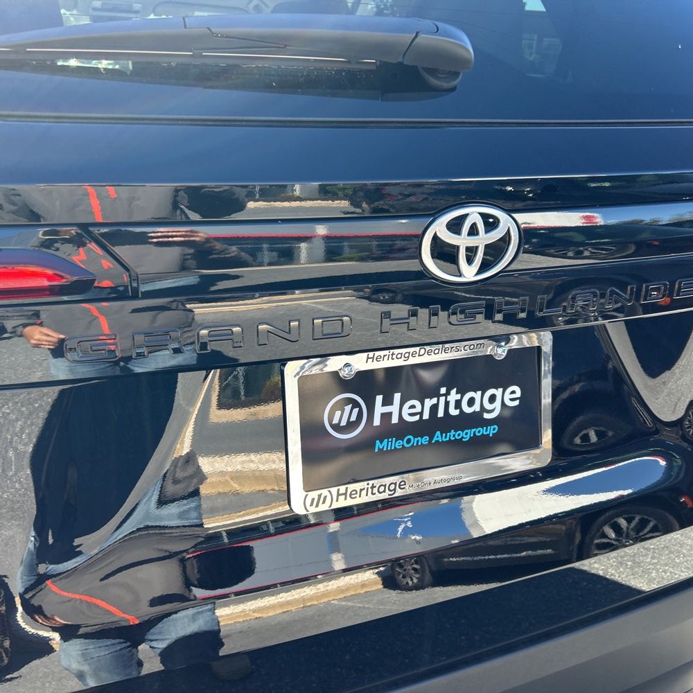 2025 Toyota Grand Highlander LE