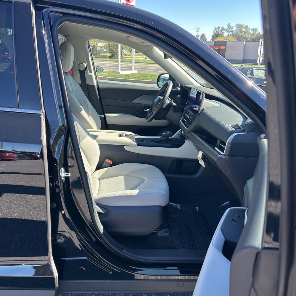 2025 Toyota Grand Highlander LE