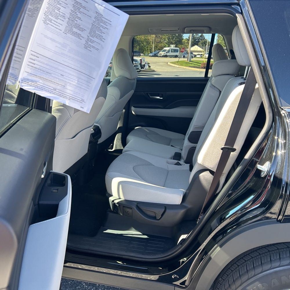 2025 Toyota Grand Highlander LE