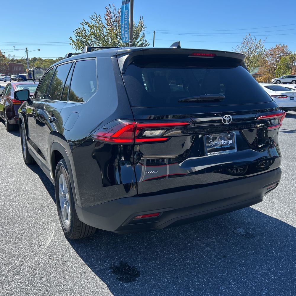 2025 Toyota Grand Highlander LE