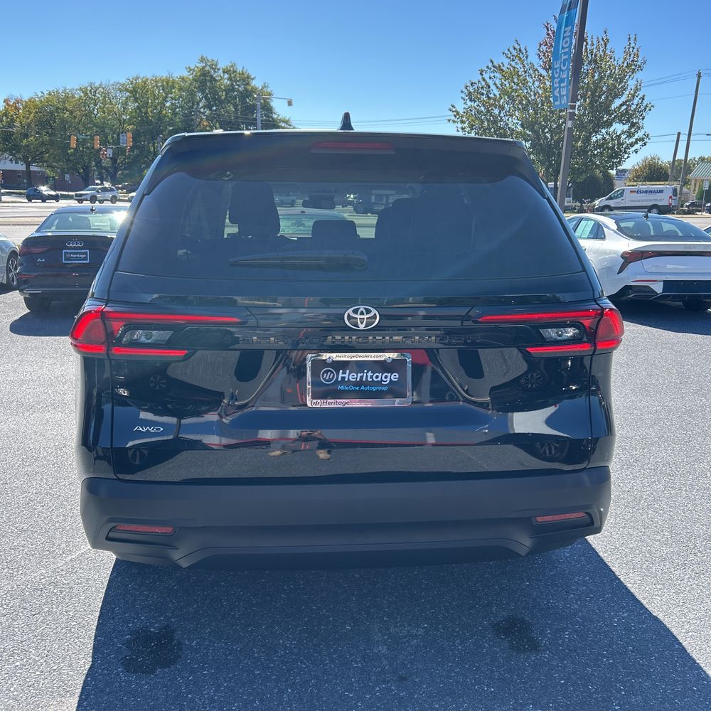 2025 Toyota Grand Highlander LE
