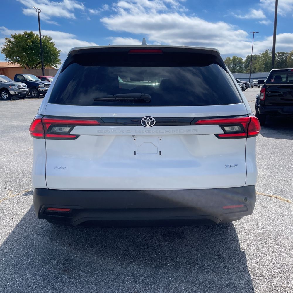 2024 Toyota Grand Highlander XLE