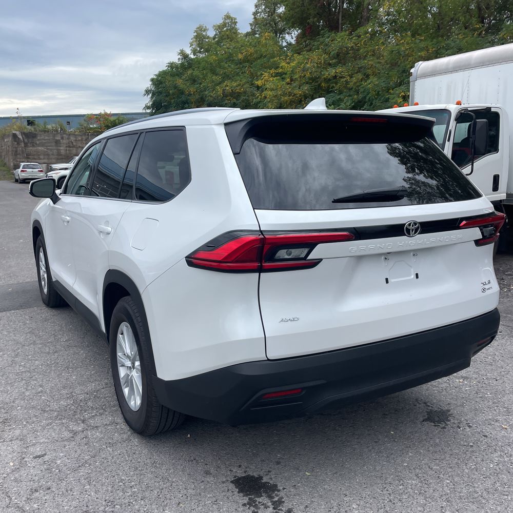 2024 Toyota Grand Highlander XLE