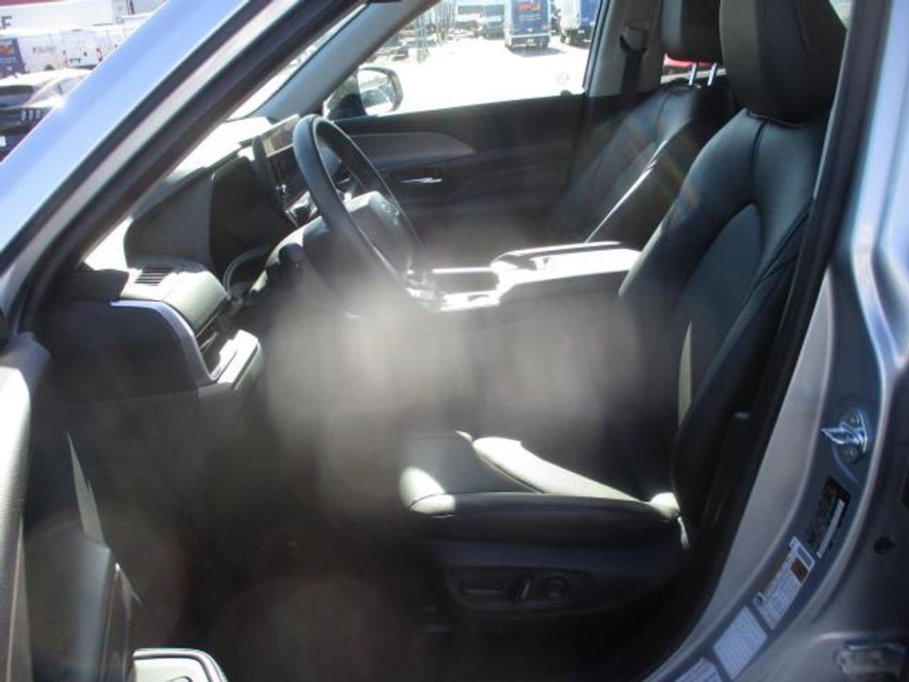 2025 Toyota Grand Highlander LE