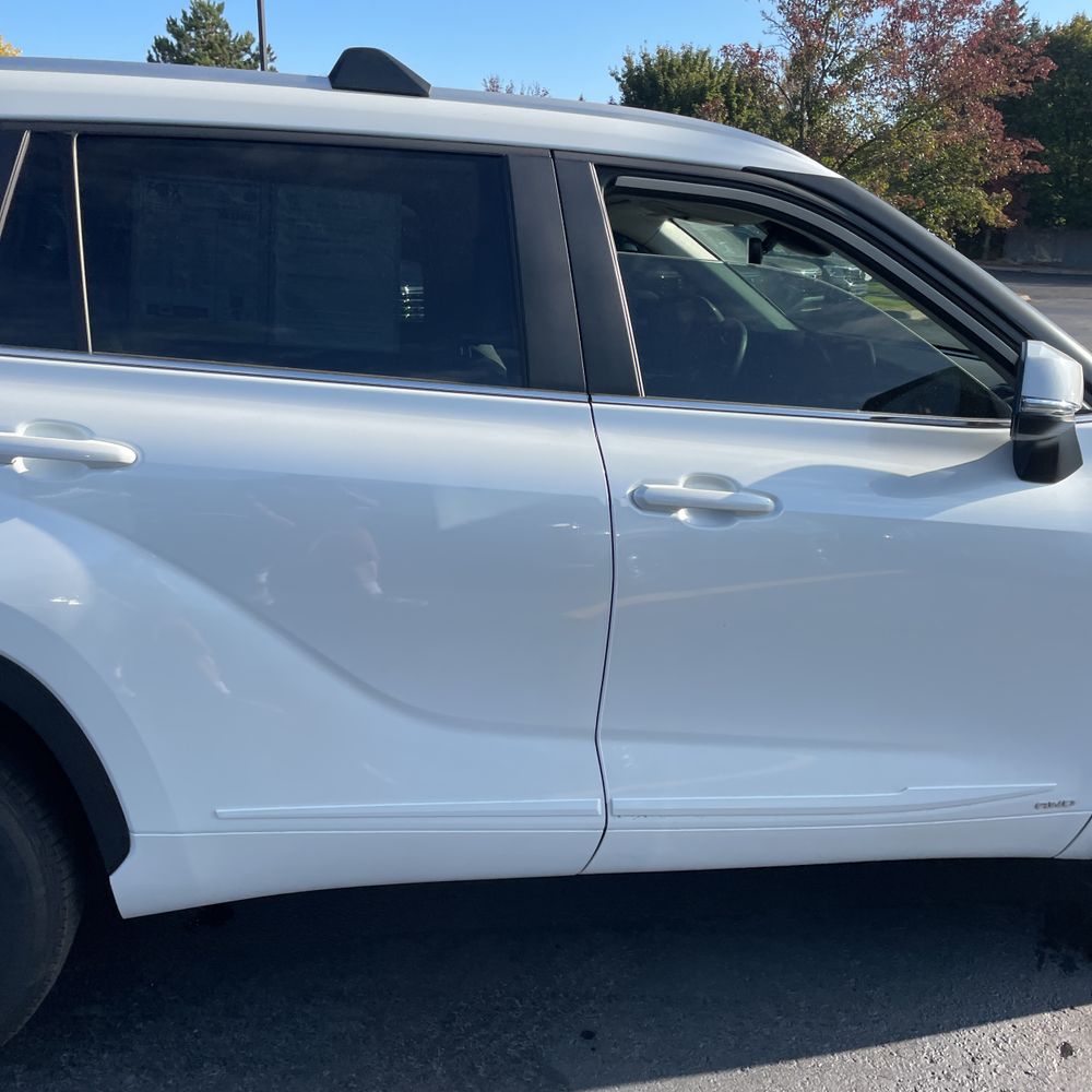 2023 Toyota Highlander Hybrid Bronze Edition