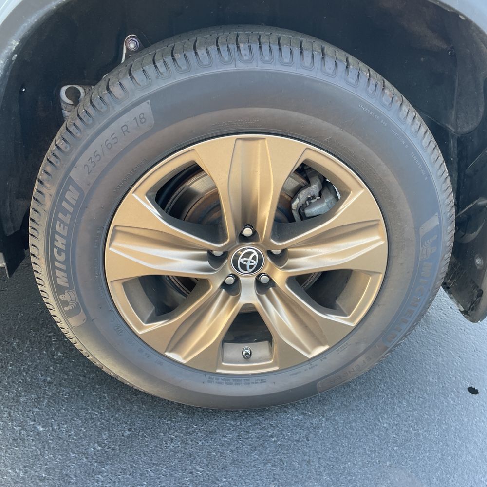 2023 Toyota Highlander Hybrid Bronze Edition