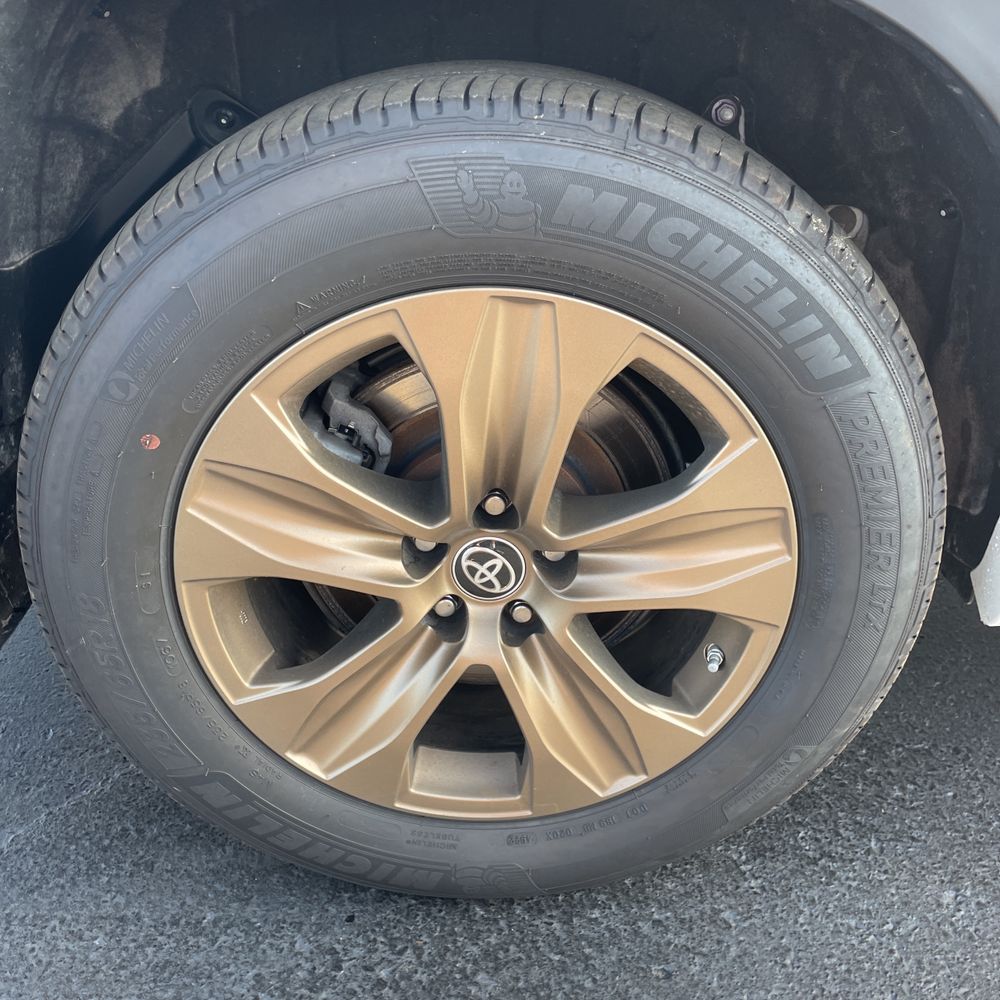 2023 Toyota Highlander Hybrid Bronze Edition