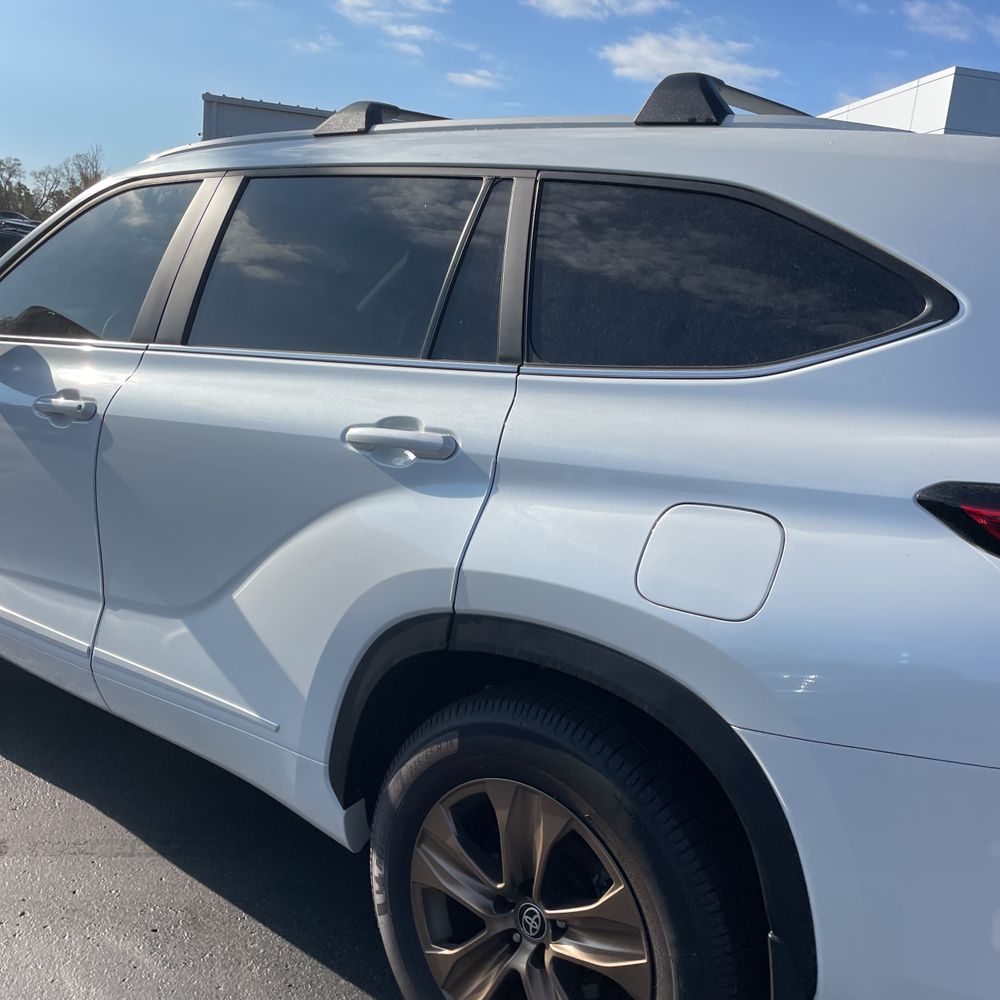 2023 Toyota Highlander Hybrid Bronze Edition