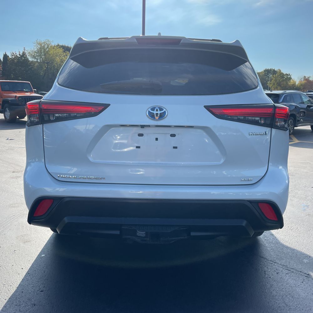 2023 Toyota Highlander Hybrid Bronze Edition